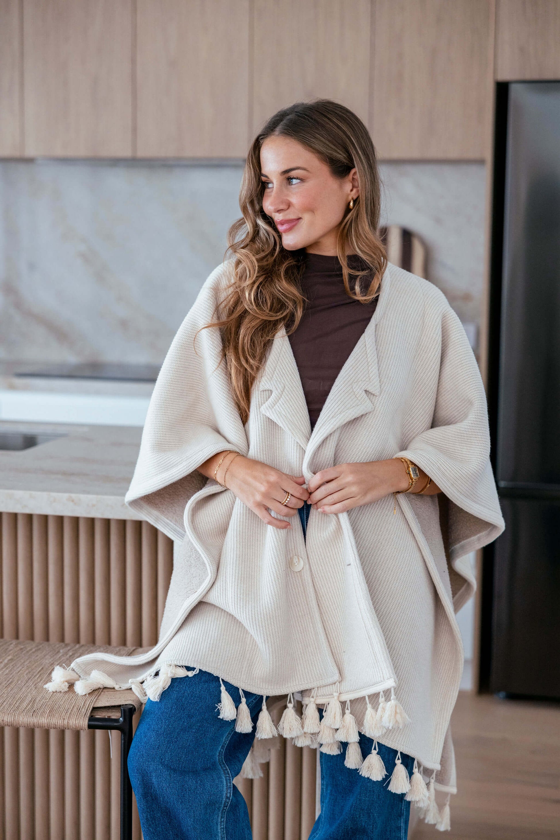 Elegant beige office accessory that adds both style and warmth to modern workspaces.